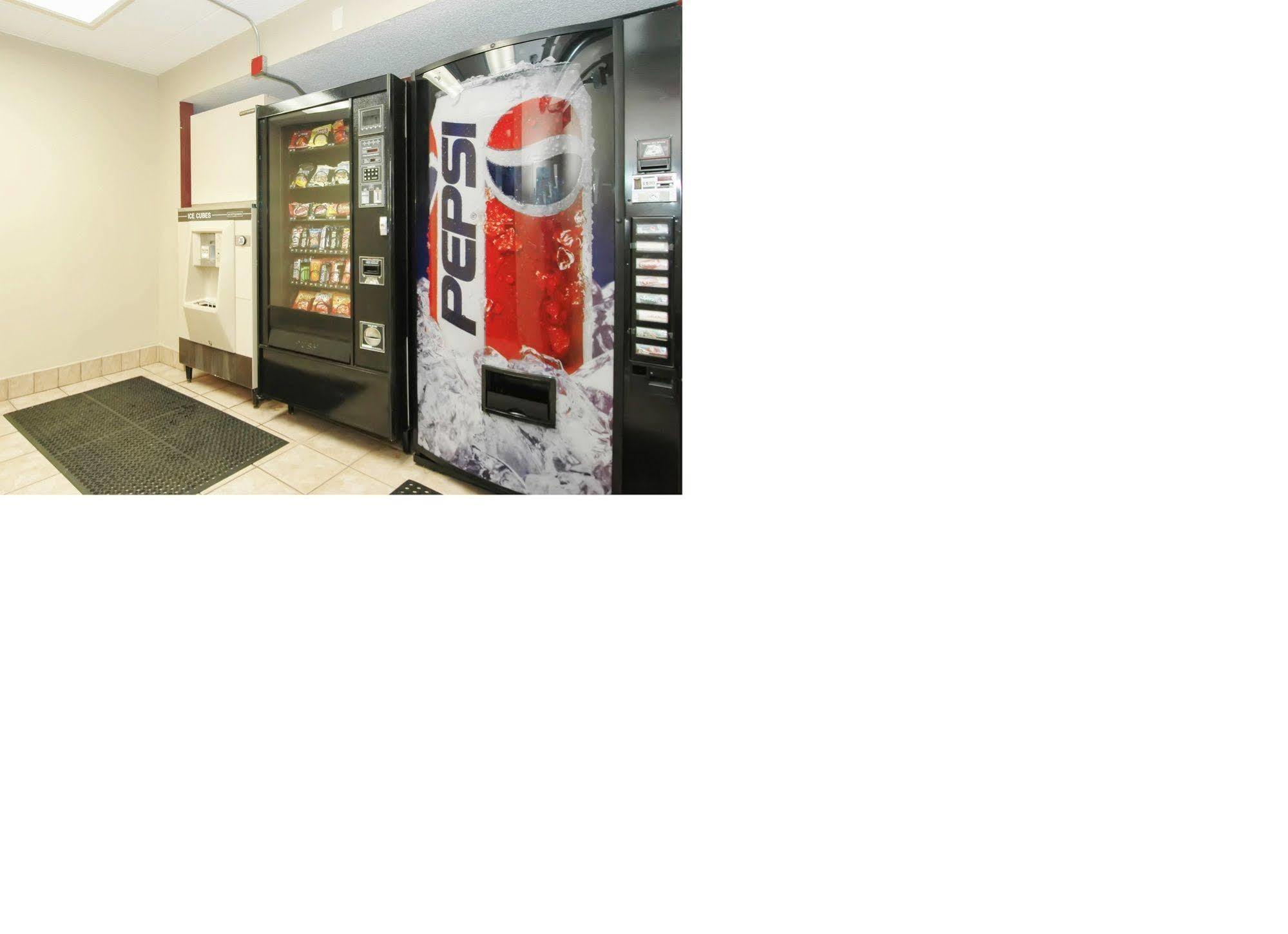 Red Roof Inn Buffalo - Hamburg/ I-90 Екстериор снимка